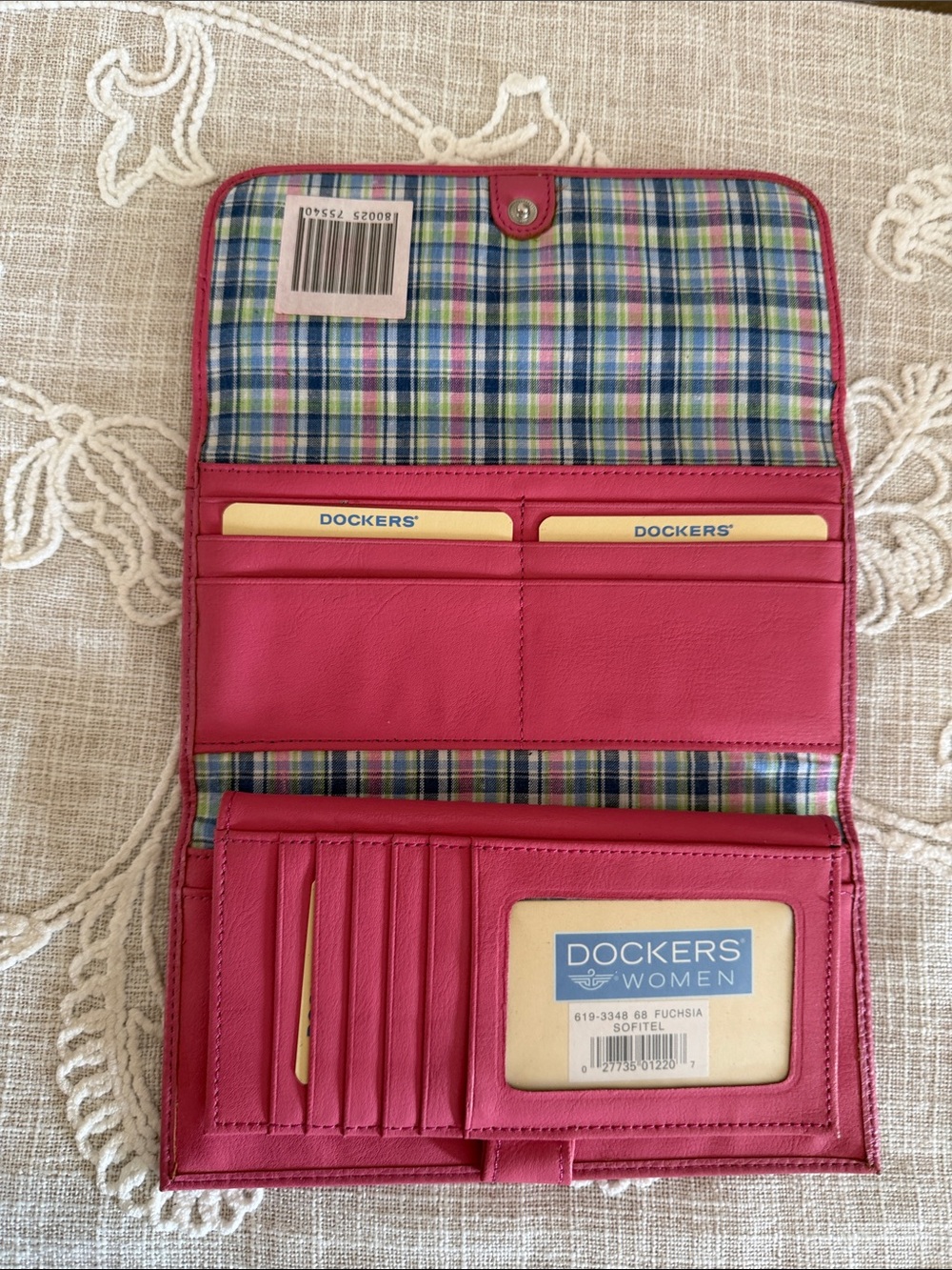 Dockers Fuchsia Pink Sofitel Pebbled Leather Checkbook Trifold Wallet - Picture 8 of 14